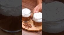 CHOCOLATE QUENTE. #shorts #receita #receitasimples #bebida #chocolatequente #receitafácil